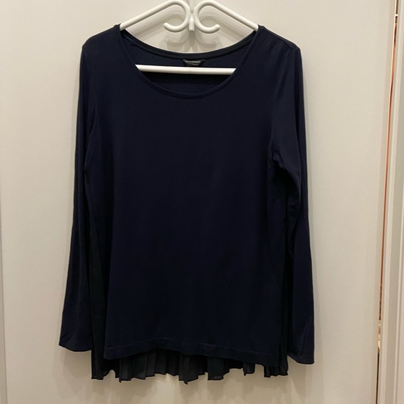 Club Monaco Pleat-back Top - Picture 2 of 6